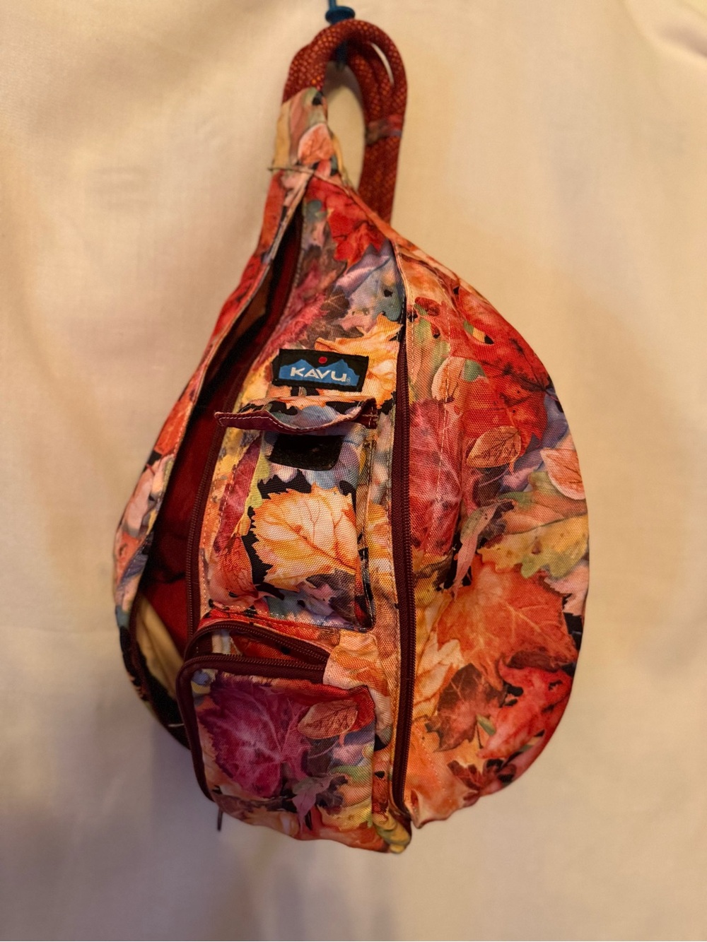 KAVU "Leaf Me Be" Red Autumn Leaves Full Size Rope Sling Crossbody Crossbody Bag